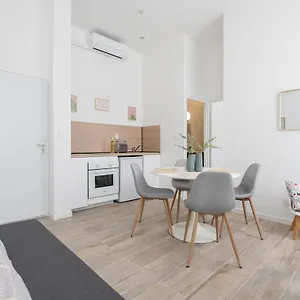 https://le-concorde-2-appartement-standing.fr-provencehotel.com